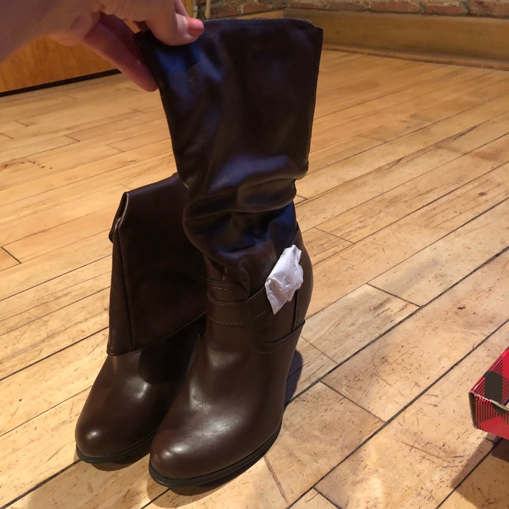 Brand new boots, never worn. - Picture 4 of 5